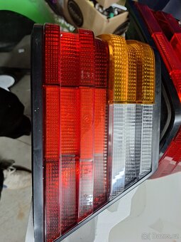 Mercedes w124 zadni svetla - 6