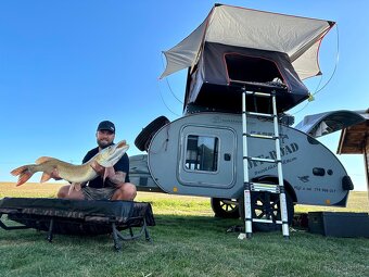 Minikaravan Caretta Off-road půjčovna České Budějovice - 6