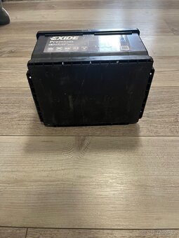 Autobaterie 61Ah,12V, 600 A EN - 6