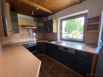 Moderní kuchyňská linka se spotřebiči - 6