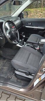 Suzuki Grand Vitara 2.4 benzín - 6