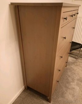 KOMODA IKEA HEMNES V ŠEDOHNĚDÉM PROVEDENÍ - 6