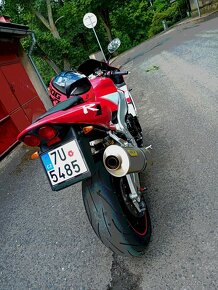 Yamaha R1 - 6