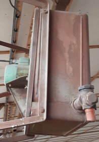 Teplovodní ohřívač vzduchu se žaluziemi a ventilátorem - 6