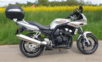 Yamaha FZS 600 Fazer - 6