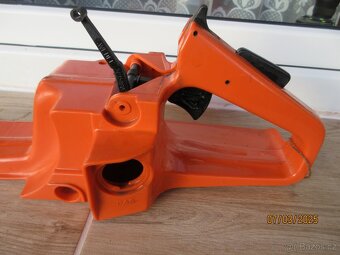 Nádrž, střední část pily Husgvarna 61 - 6