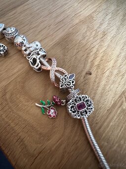 Ornament s fialovým kamenem přívěsek na Pandora náramek - 6