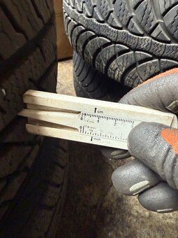 5x100 r15 195/65 zimní pneu - 6