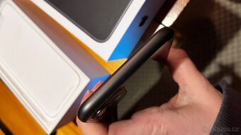 Prodám černý iPhone 11 64GB - top stav - 6