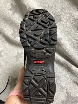 Černé kotníkové trekové boty Adidas Terrex - 6