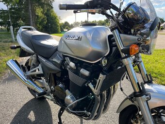 Suzuki GSX 1400 - 6