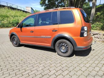 VW TOURAN CROSS 1,4TSI RV 2010 7MÍST - 6