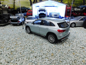 model auta Mercedes GLA 1:18 - 6