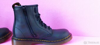 VYŠŠÍ KOTNÍKOVÉ BOTY - dr. MARTENS - vel. 32 - 6