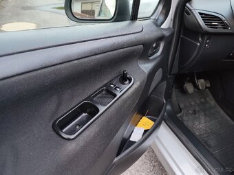 Peugeot 207 1.4 - 6