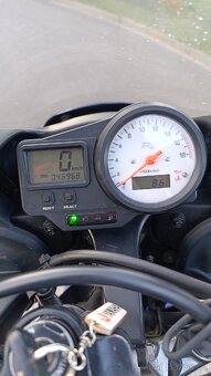 Yamaha YZF-R6 (2002) – 88 kW laděný výfuk, nové pneu - 6