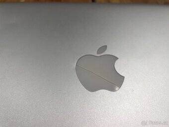 Apple MacBook Pro 13 (Early-2015) - 6