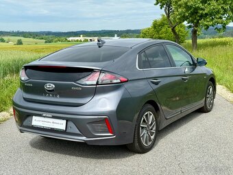 Hyundai IONIQ,38,3 kWh,SoH 100%,TČ,BlueLink, sDPH 449 000,- - 6