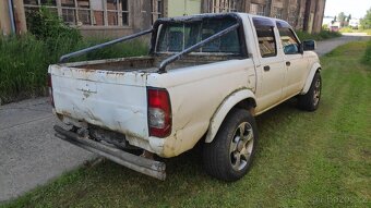 Nissan Navara pickup D22 4x4 - 6