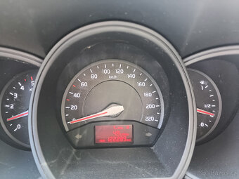 Kia Rio 1.1 CRDI - 6