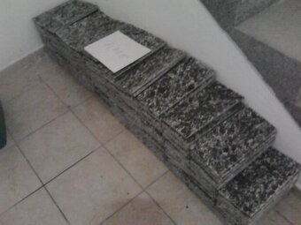 dlažba štípaná 7,75 metrů čtverečních 1400 - 6