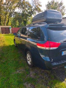 2011 Toyota Sienna LE, 8 místné, automat - 6