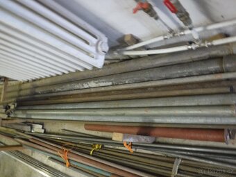 Různý kovový materiál - 6