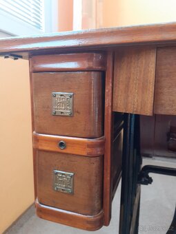 Šicí stroj LADA - 6