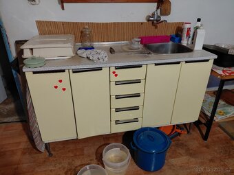 Obývací stěny a kuchyň linku retro - 6