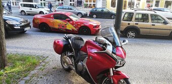 HONDA VFR 1200 F - 6