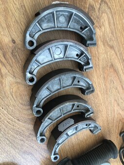 Prodám náhradní díly na motocykl ČZ 175 / 476 a čz 125/476 - 6