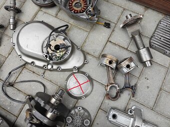 Suzuki GS 500 - motor na díly - 6