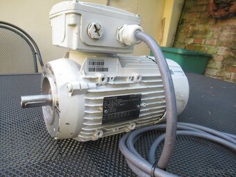 SIEMENS-NEPOUŽITÝ přírubák 400V.0,75kw-1450ot.min. - 6