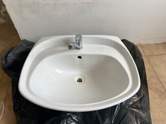 Umyvadlo s baterií - 6