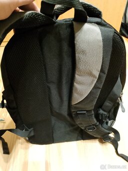 Prodám Školní tašku v krásném stavu - 6