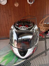 Prodám moto helmu MTR - 6