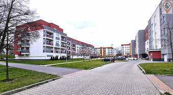 Nájem bytu 2+KK s balkonem s krásným výhledem, kuchyňská lin - 6
