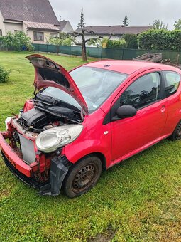 Prodám Peugeot 107 na díly - 6