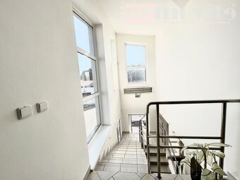 Exkluzivně nabízíme k pronájmu kanceláře, 45 m2 - Hradec Krá - 6