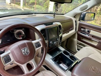 Dodge Ram 1500 Laramie - 6