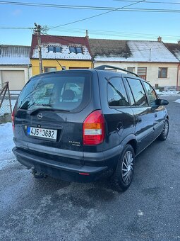 Opel Zafira 2.0 - 6
