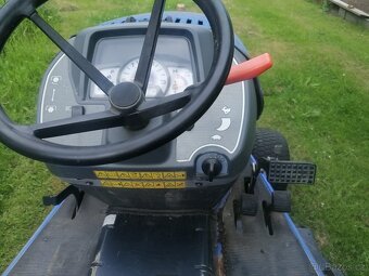 Profesionální travní traktor ISEKI SXG326H – 15,4 kW, Diesel - 6