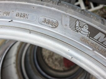 255 35 20" 97W.. Michelin - 6
