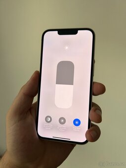 iPhone 13 bílý, 128 GB - 6