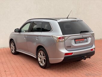 MITSUBISHI OUTLANDER  7 míst diesel manuál - 6
