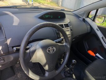 Toyota Yaris 1,3 - 6