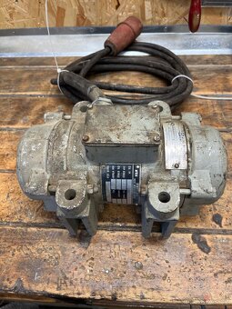 Vibrační elektromotor Stavostroj - 6