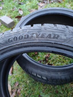 Zimní pneu 2ks Goodyear 255/35R19 96v - 6