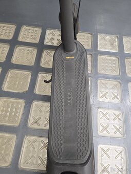 Ninebot KickScooter MAX G2 - Like New, Only 70 km Full Acce - 6
