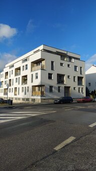 Nabízím pronájem prostorného bytu s lodžií v Jičíně - 6